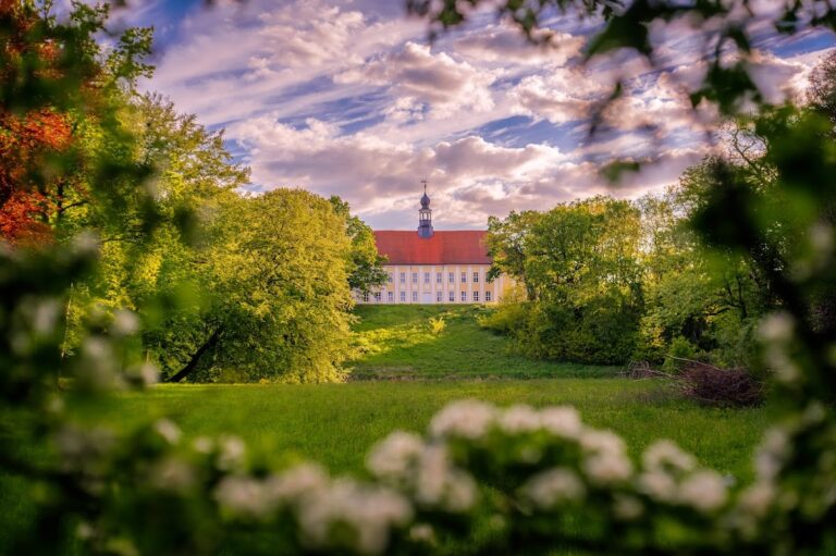 Schloss Hohenprießnitz: A Baroque Palace Complex in Germany