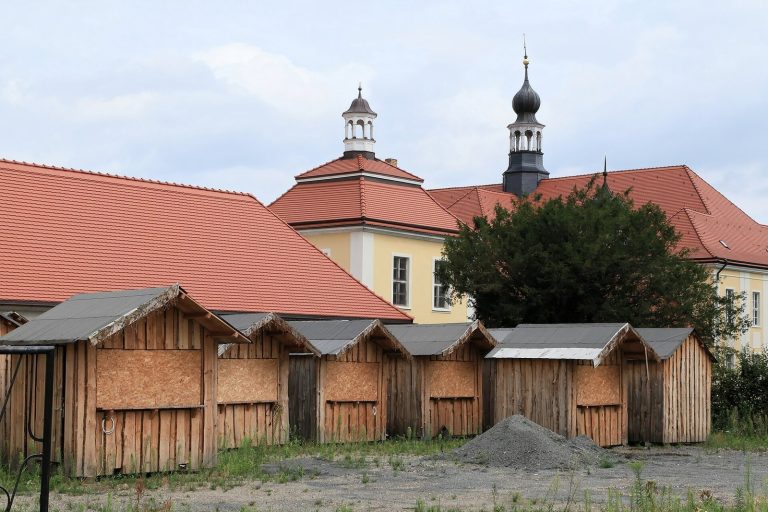 Schloss Hohenprießnitz: A Baroque Palace Complex in Germany