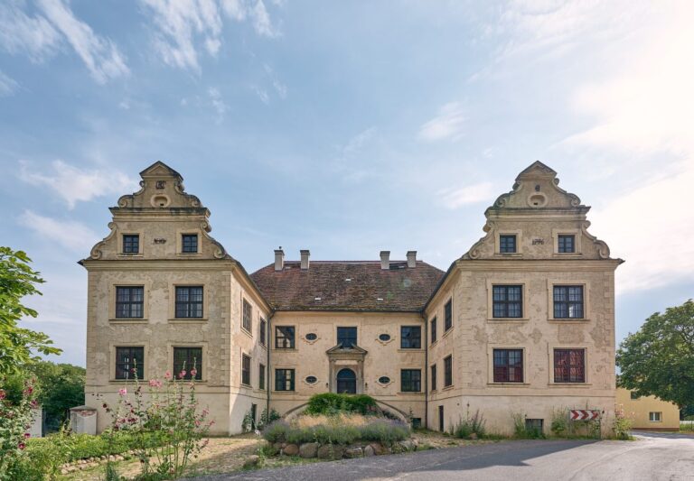 Schloss Schmarsow: A Historic Manor House in Germany
