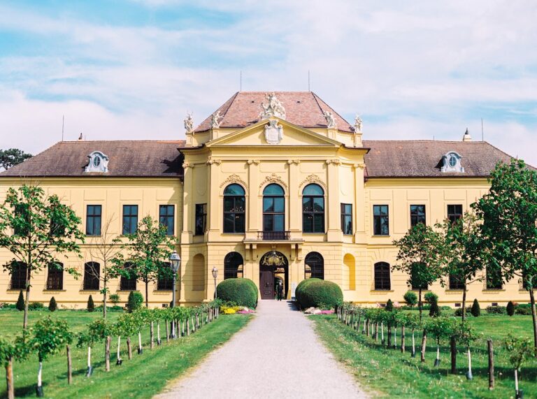 Schloss Eckartsau: Habsburg Hunting Lodge and Imperial Residence