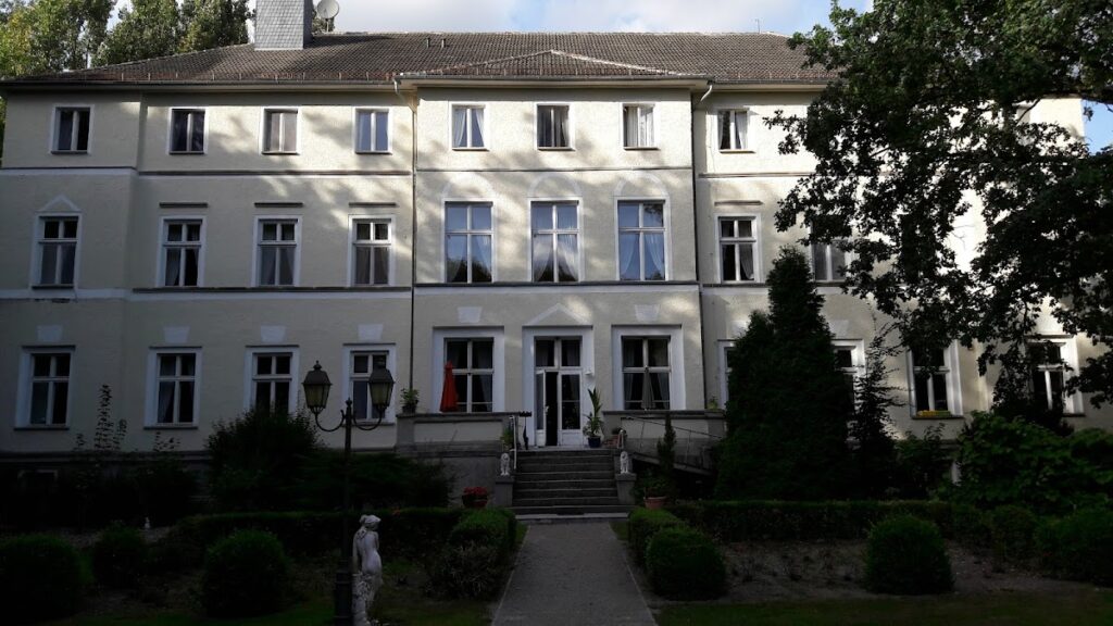 Schloss Ranzin: A Historic Manor House in Germany 2 Schloss Ranzin