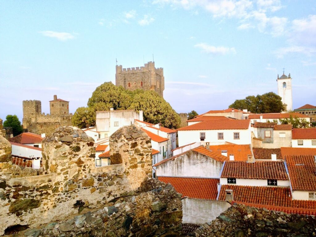 Domus Municipalis: A Romanesque Civic Building in Bragança, Portugal 4 Domus Municipalis