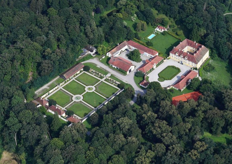 Schloss Frauenbühl: A Bavarian Château and Former Hofmark Seat in Winhöring