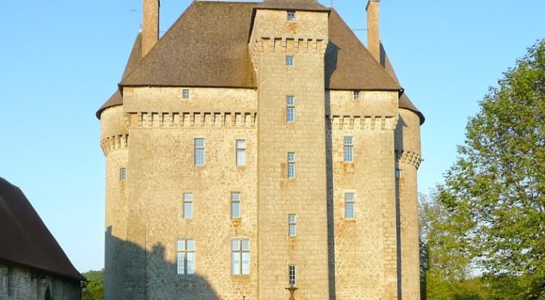 Château de Saint-Maixant: A Feudal Castle in France