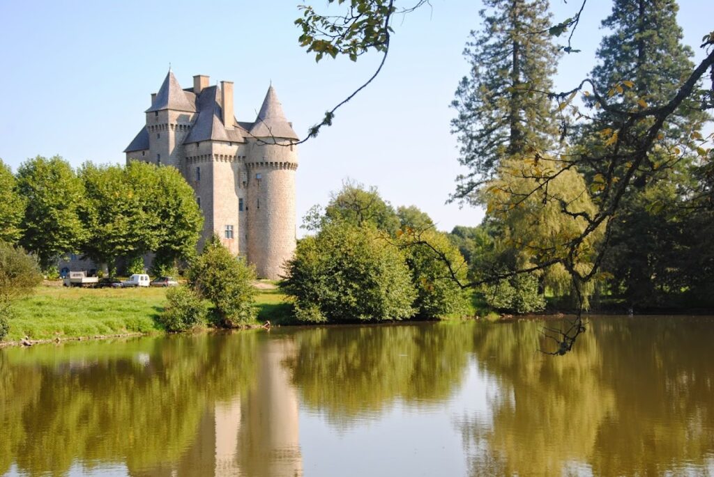 Château de Saint-Maixant: A Feudal Castle in France 5 Château de Saint-Maixant