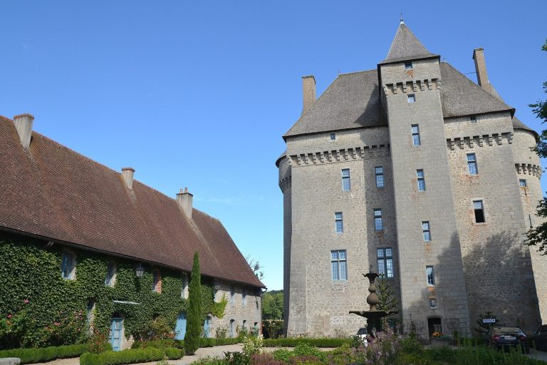 Château de Saint-Maixant: A Feudal Castle in France