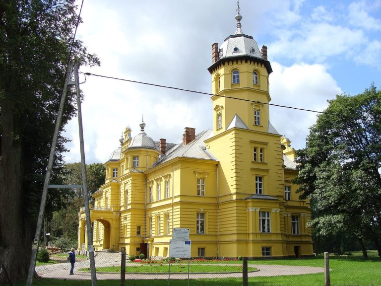 Stuchowo Palace: A Ploetz Family Residence in Poland