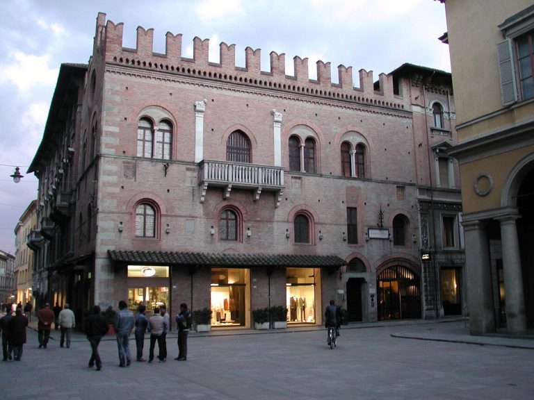 Palazzo del Capitano del Popolo (Reggio Emilia): A Medieval Civic Palace