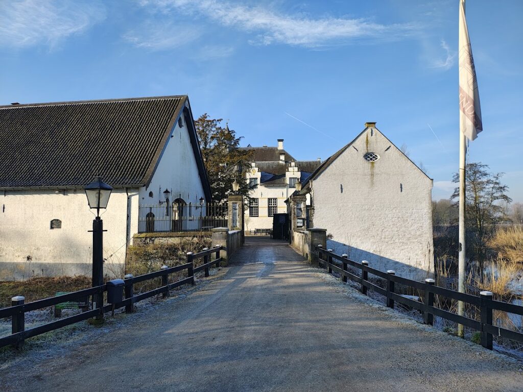 Huis Doddendaal: A Castle in Ewijk, the Netherlands 2 Huis Doddendaal