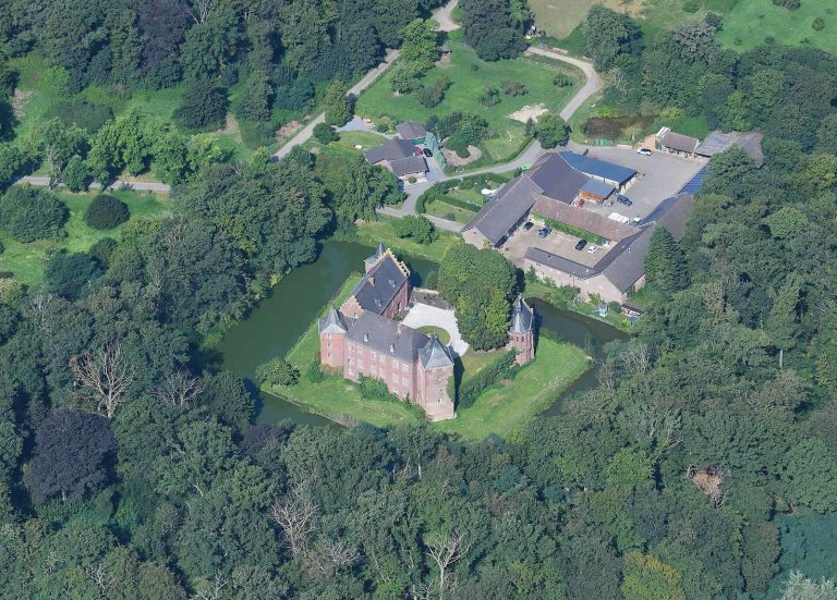 Schloss Elsum: A Historic Water Castle in Germany