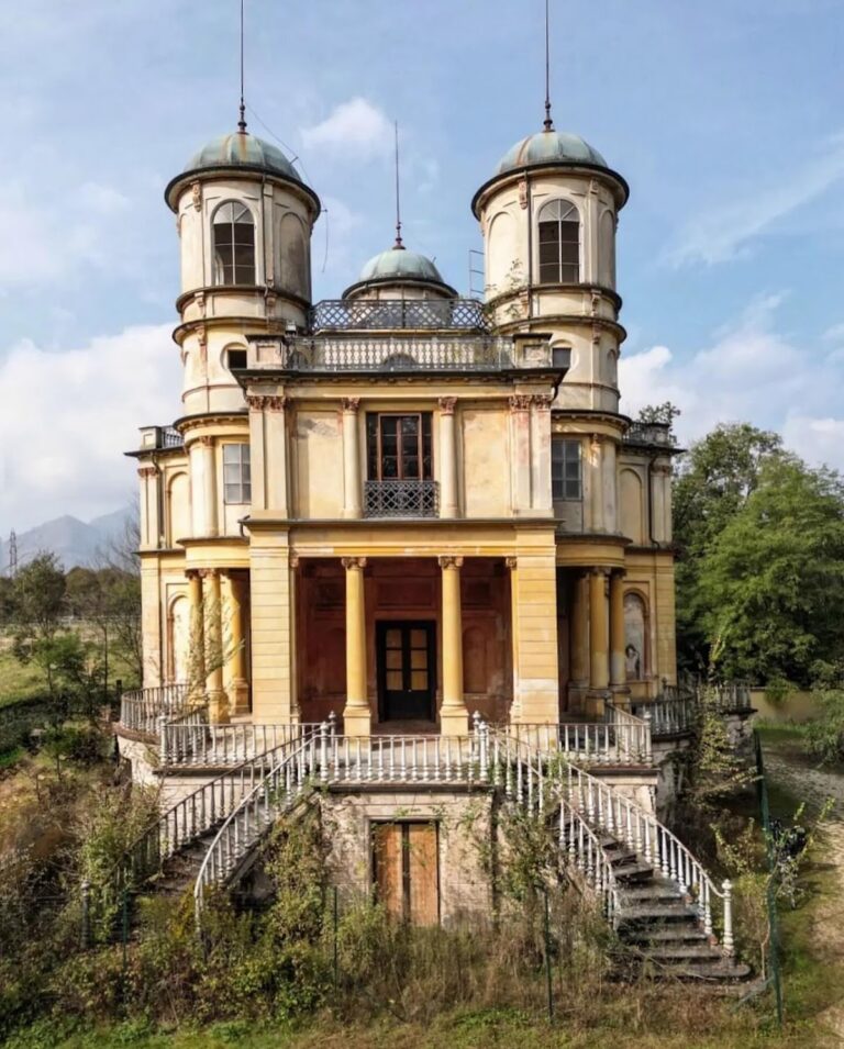 La Bizzarrìa: A Nineteenth-Century Hunting Pavilion in Italy
