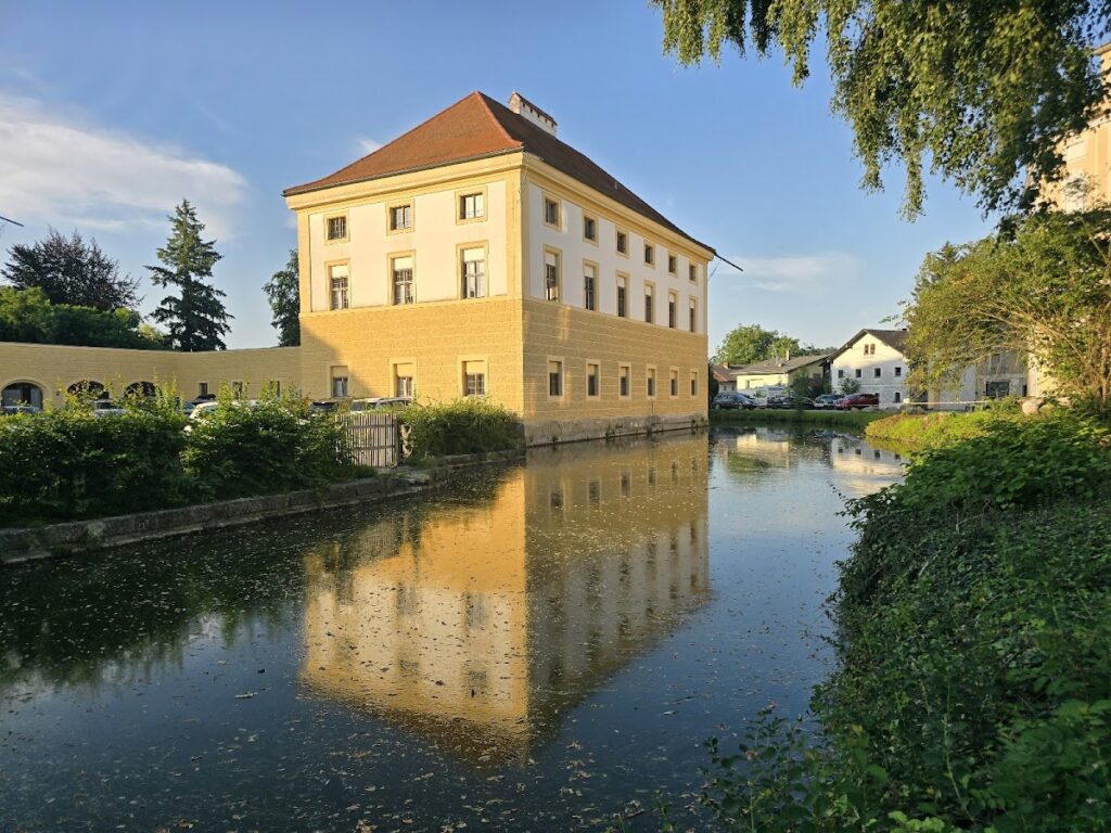 Schloss Aurolzmünster: A Baroque Water Castle in Austria 4 Schloss Aurolzmünster