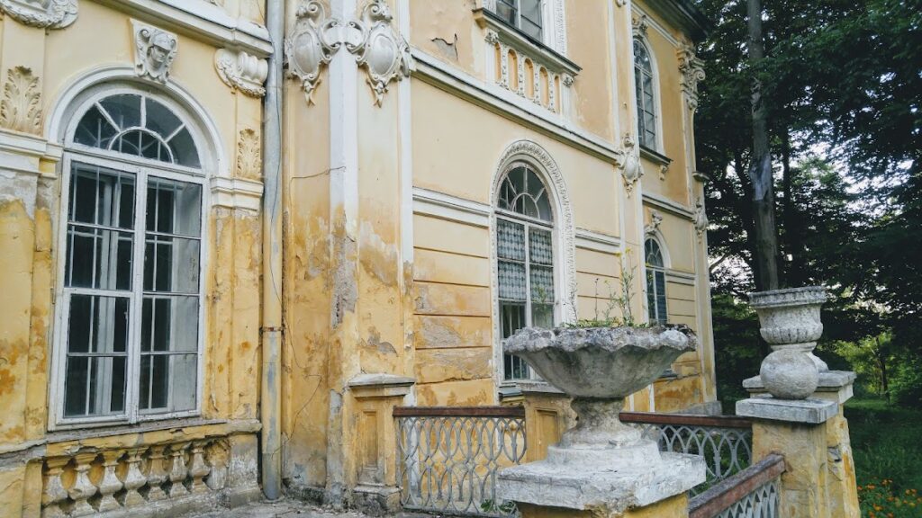Fredro Palace in Vyshnia: A Neo-Renaissance Estate in Ukraine 3 Fredro Palace in Vyshnia