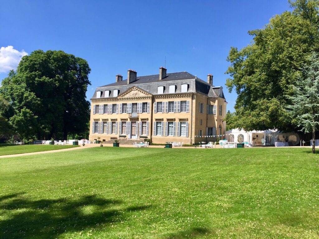 Château de Salvanet: An Eighteenth-Century Classical Residence in France 1 Château de Salvanet