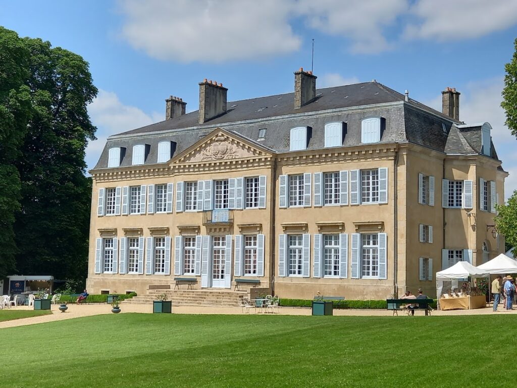 Château de Salvanet: An Eighteenth-Century Classical Residence in France 2 Château de Salvanet