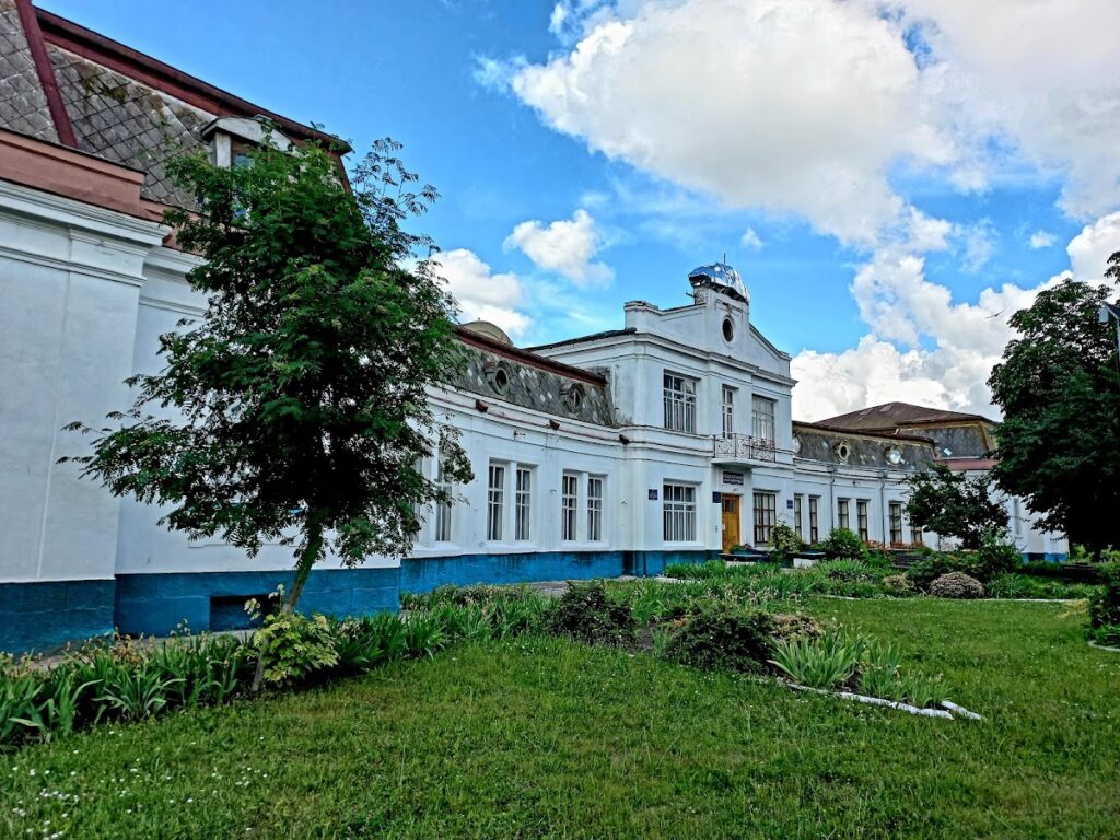 Antoniny Palace: An Aristocratic Residence in Ukraine 4 Antoniny Palace