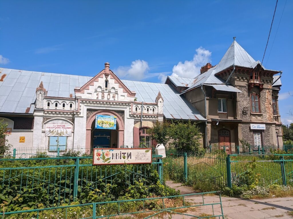 Antoniny Palace: An Aristocratic Residence in Ukraine 5 Antoniny Palace