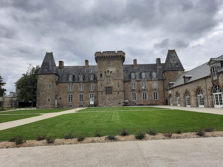 Rânes Castle: A Historic Aristocratic Residence in France