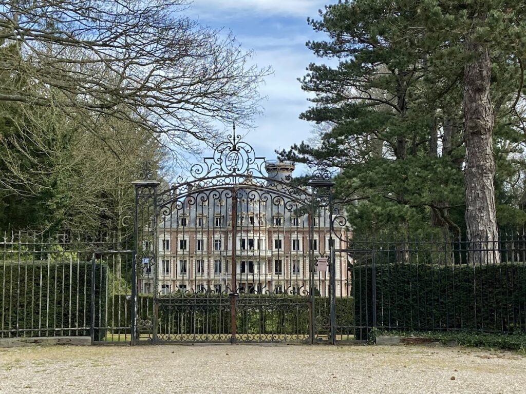 Château de Fréfossé: A Historic Château in Le Tilleul, France 2 Château de Fréfossé
