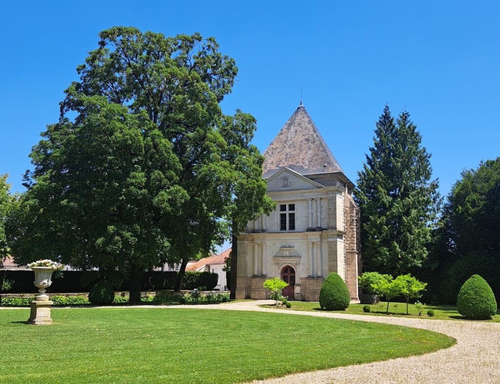 Château de Montigny-sur-Aube: A Renaissance Residence in France 4 Château de Montigny-sur-Aube