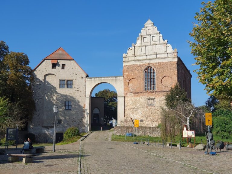 Schloss Wolmirstedt: A Medieval Castle and Palace Complex in Germany