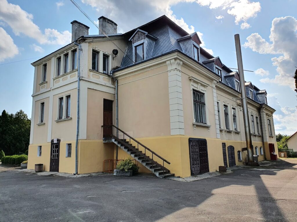Palace of the Counts Tyszkiewicz: A Neoclassical Residence in Brody, Ukraine 2 Палац Тишкевичів у Старих Бродах