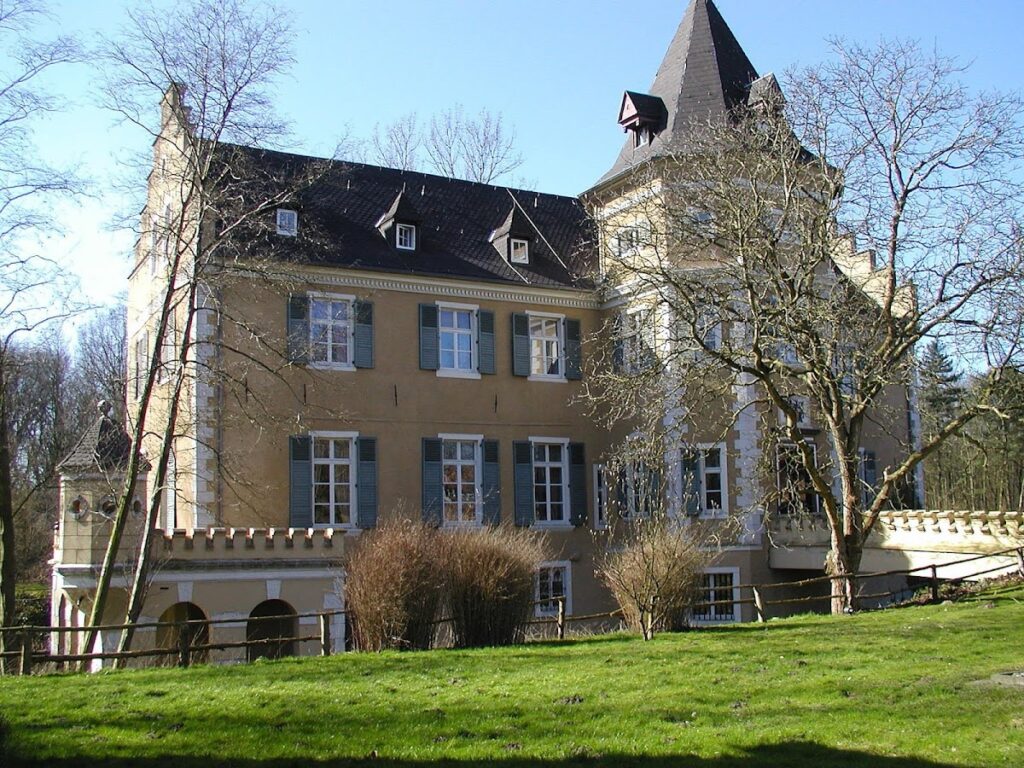 Schloss Westhusen: A Water Castle in Dortmund 2 Schloss Westhusen