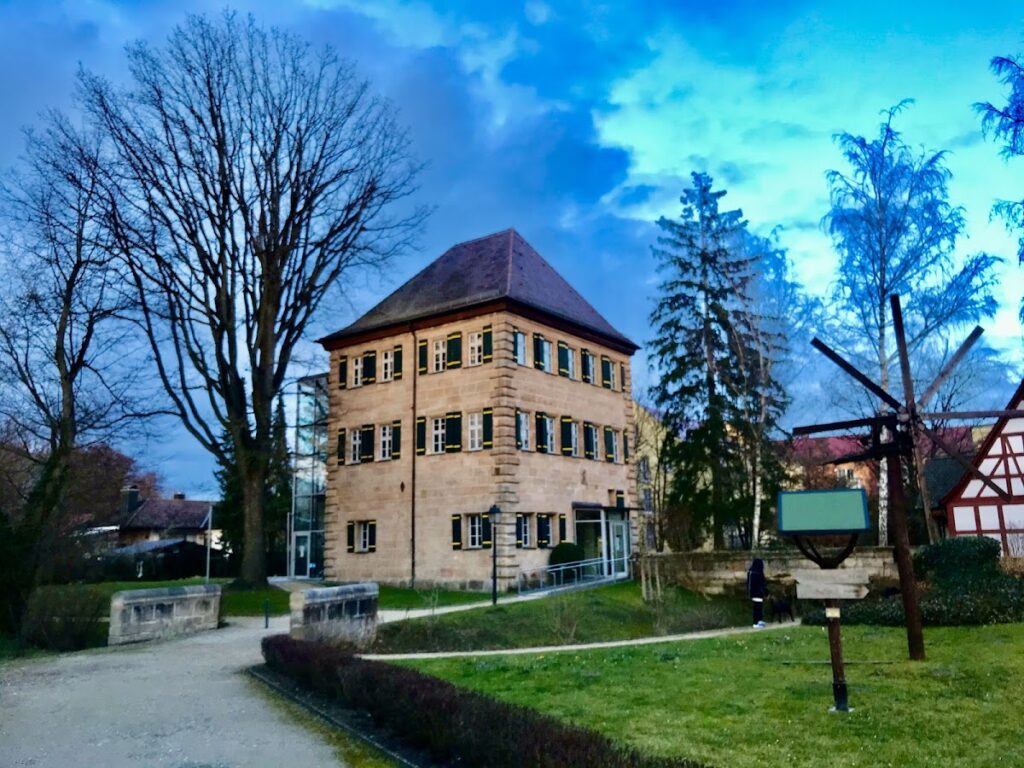 Zeidlerschloss: A Nuremberg Patrician Manor House in Feucht 1 Zeidlerschloss