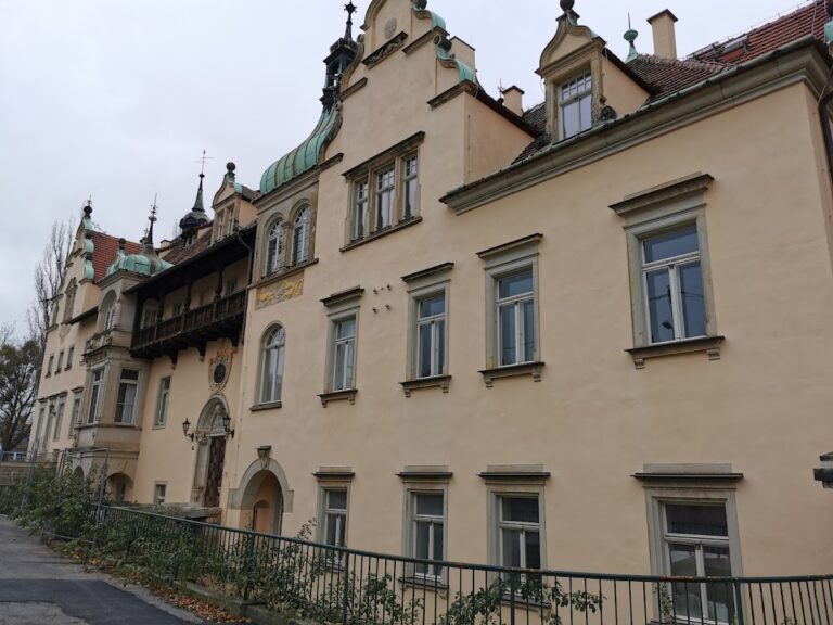 Schloss Cotta: A Neo-Renaissance Castle in Germany