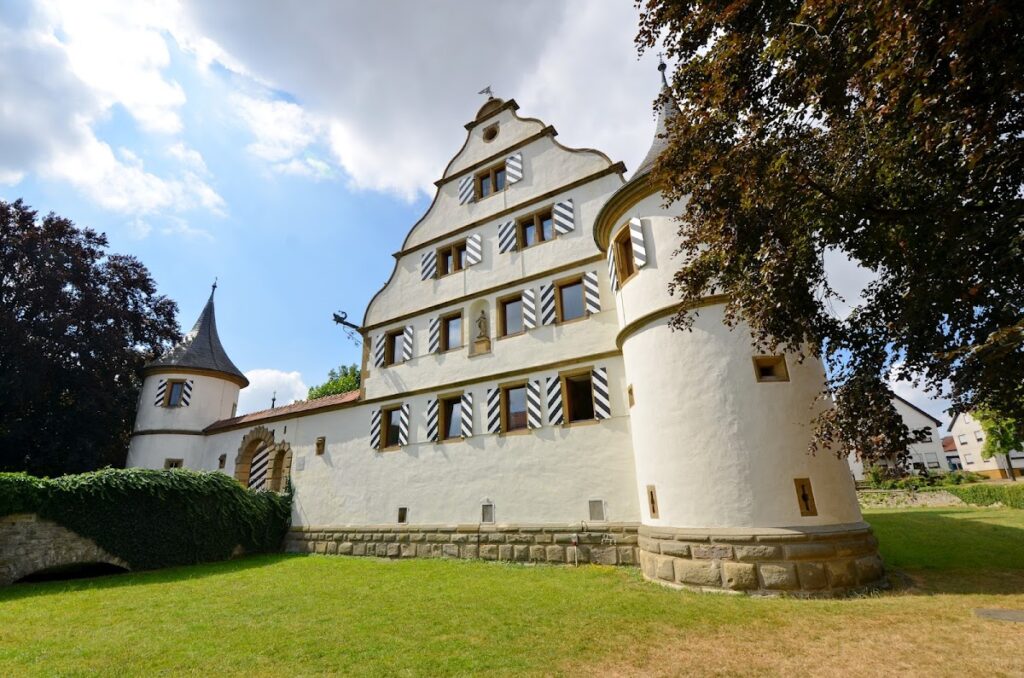 Schloss Kirchhausen: A Renaissance Water Castle of the Teutonic Order 4 Schloss Kirchhausen
