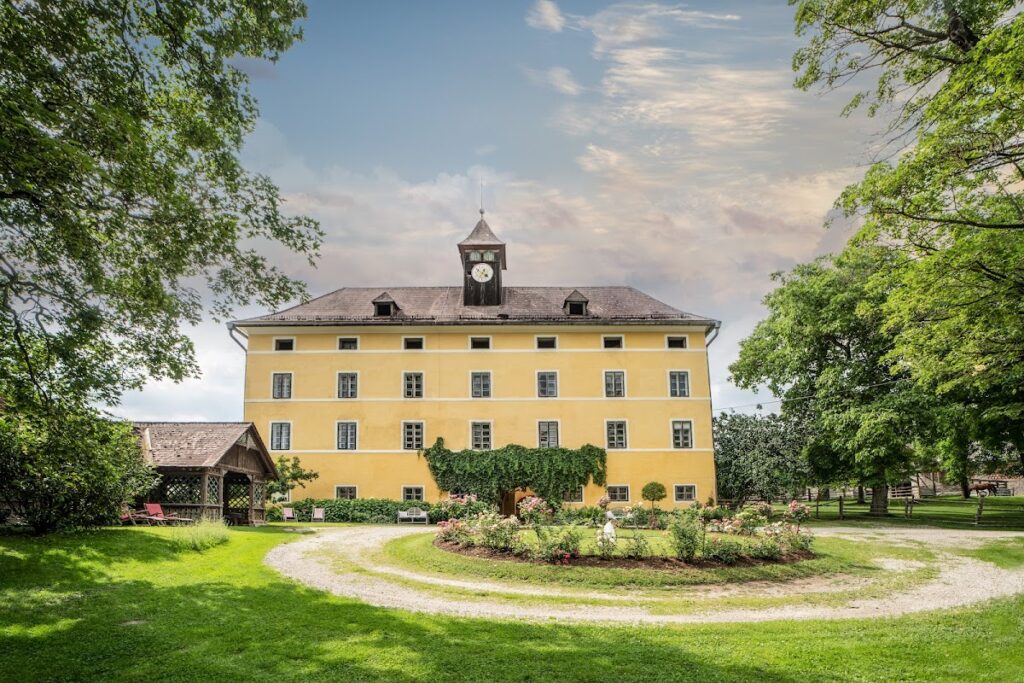 Schloss Lichtengraben: A Renaissance Castle in Austria 1 Schloss Lichtengraben