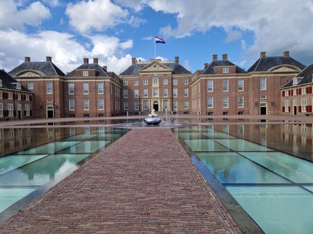 Het Oude Loo: A Fifteenth-Century Hunting Lodge in the Netherlands 3 Het Oude Loo