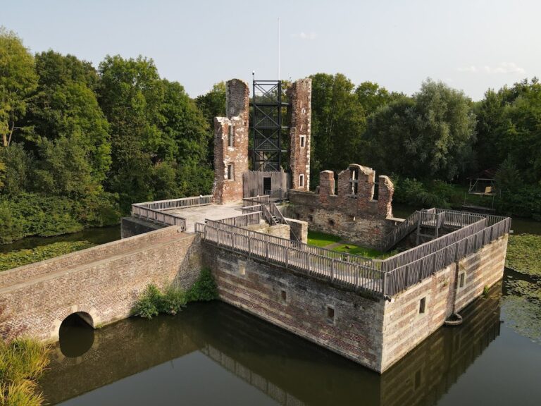 Schaesberg Castle: A Maasland Renaissance Water Castle in the Netherlands