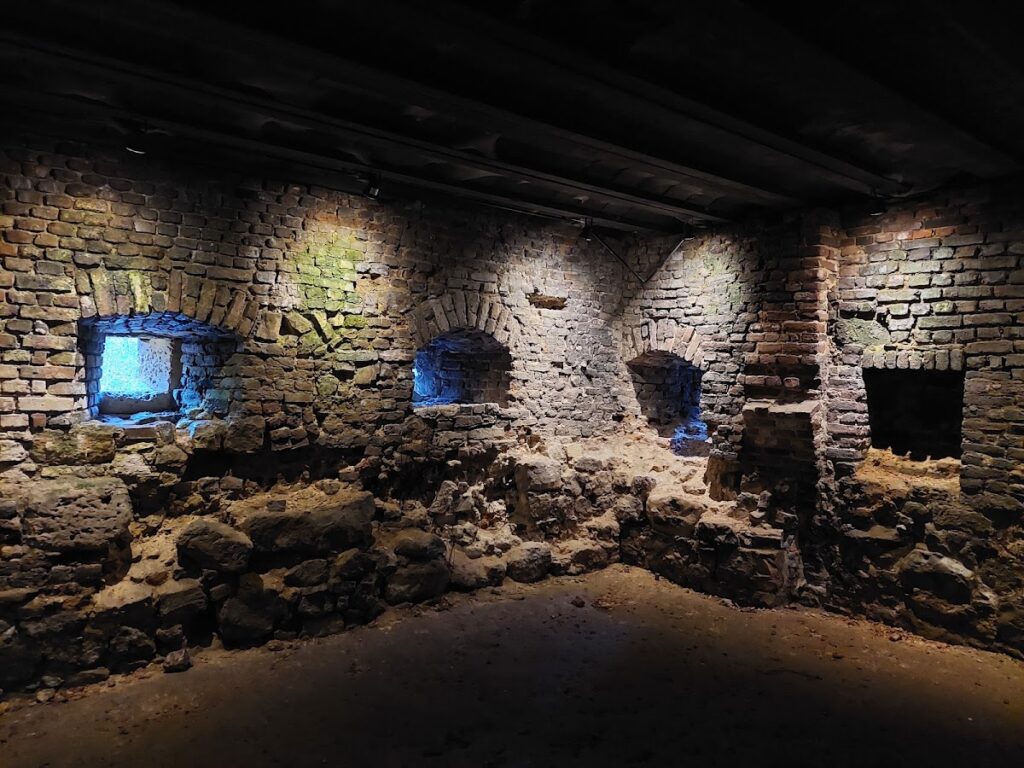Schaesberg Castle: A Maasland Renaissance Water Castle in the Netherlands 4 Schaesberg Castle