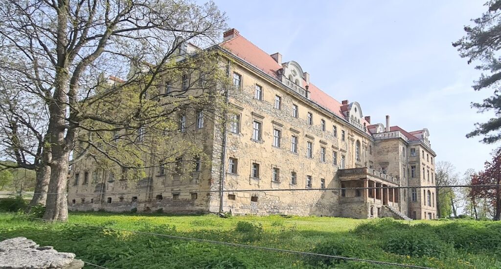 Palace in Pyszczyn: An Early-Classicist Noble Residence in Poland 2 Palace in Pyszczyn