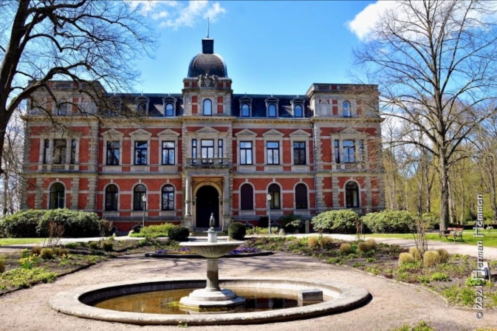 Schloss Etelsen: A Neo-Renaissance Castle in Germany 1 Schloss Etelsen