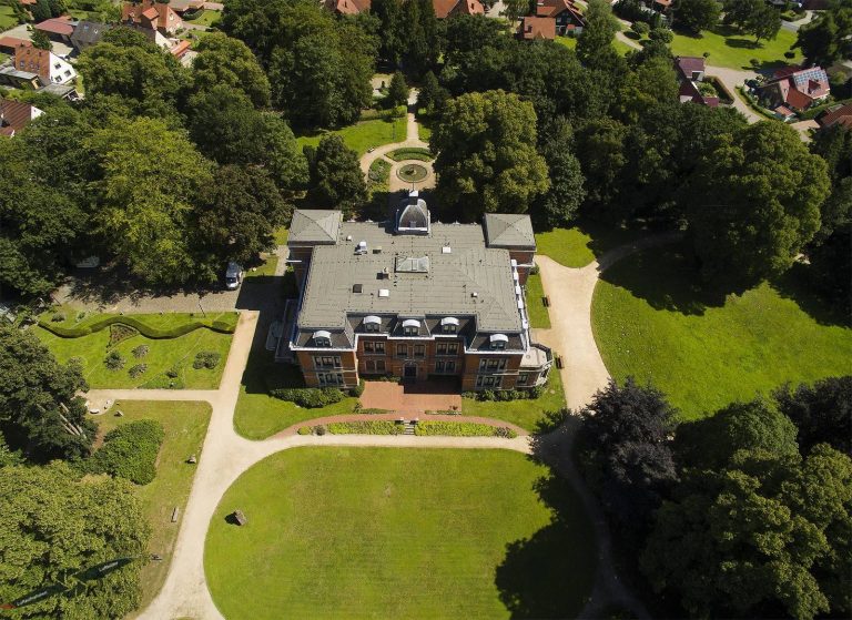 Schloss Etelsen: A Neo-Renaissance Castle in Germany