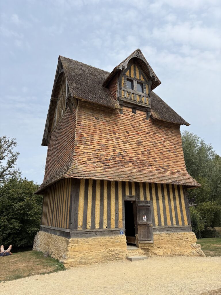 Château de Crèvecœur-en-Auge: A Fortified Residence in France