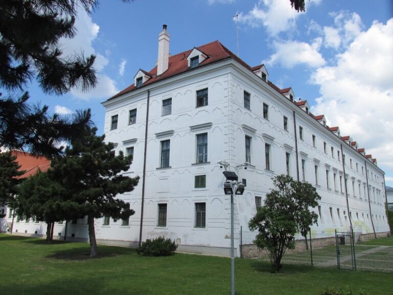 Schloss Kaiserebersdorf: A Former Imperial Castle in Vienna