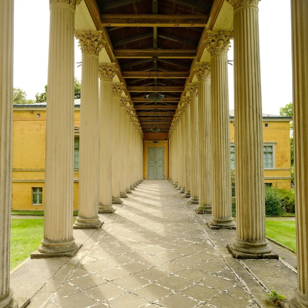 Lindstedt Castle: A Late-Classical Royal Residence in Potsdam 3 Lindstedt Castle