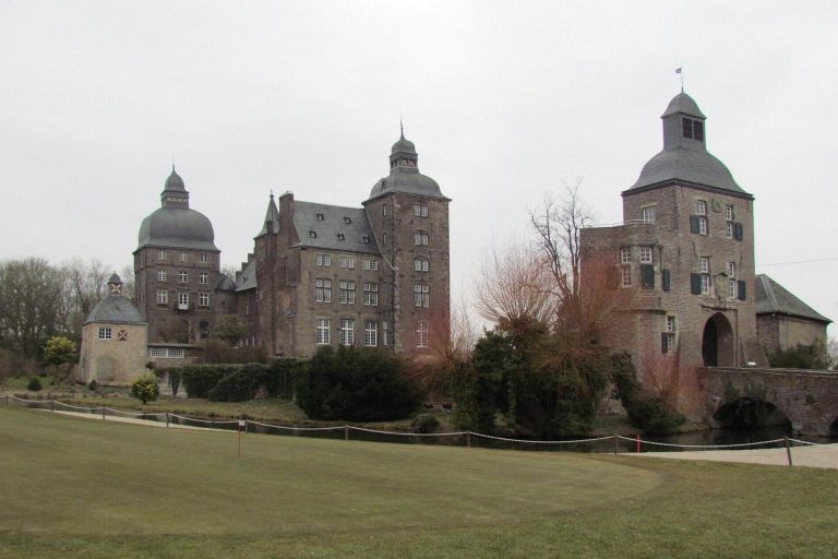 Lordship of Myllendonk: An Imperial Lordship and Moated Castle in Germany