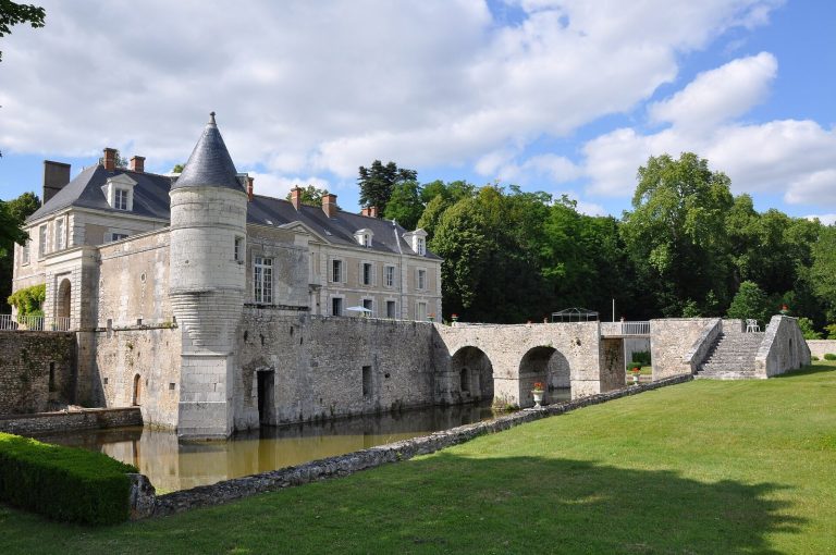 Château de Saint-Denis-sur-Loire: A Loire Valley Historic Estate