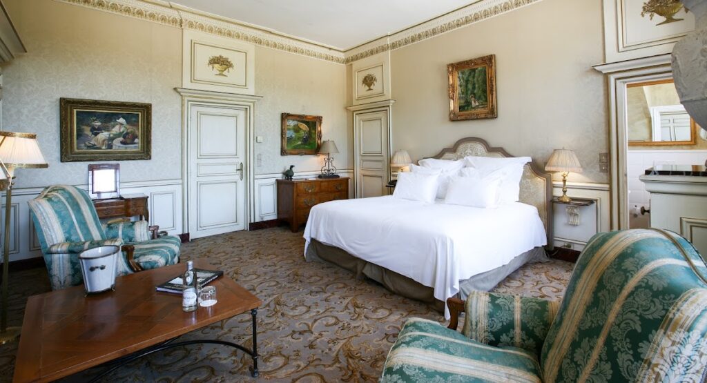 Château de Courcelles: A Louis XIV-Style Château and Hotel-Restaurant 2 château de Courcelles