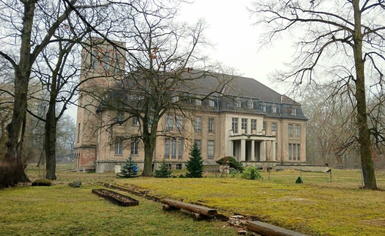 Schloss Börnicke: A Manor House and Estate in Germany
