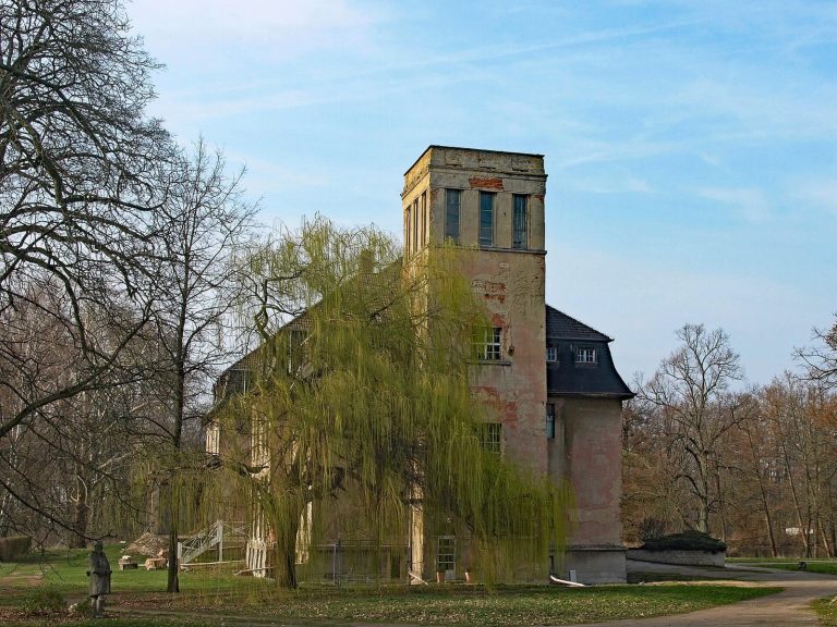Schloss Börnicke: A Manor House and Estate in Germany