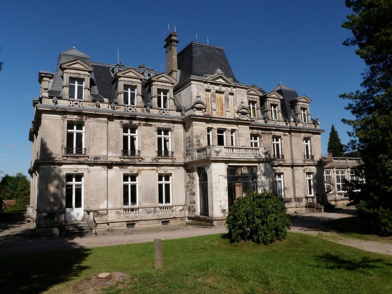 Château des Brasseurs: A Neo-Renaissance Château and Town Hall in Xertigny