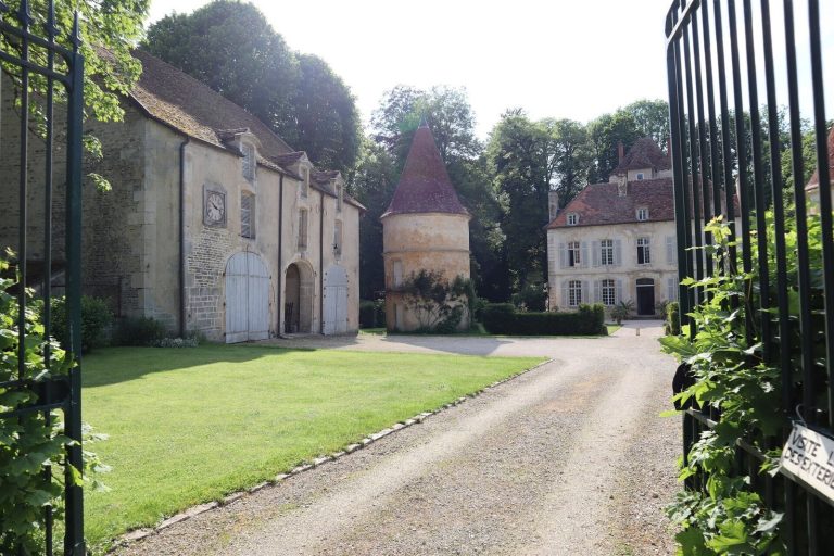 Château de Quemigny-sur-Seine: A Medieval Keep and Eighteenth-Century Château
