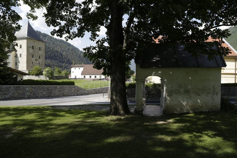 Schloss Sigmundsried, Ried im Oberinntal: A Medieval Village Castle in Austria