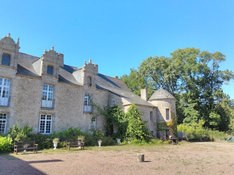 Château de Careil: A Medieval Fortified Manor in France