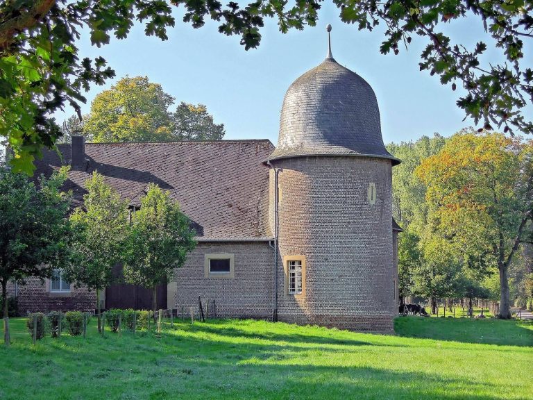 Rimburg Castle (Schloss Rimburg): A Moated Border Castle in Germany